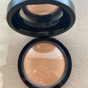MAC Mineralize Skinfinish Natural